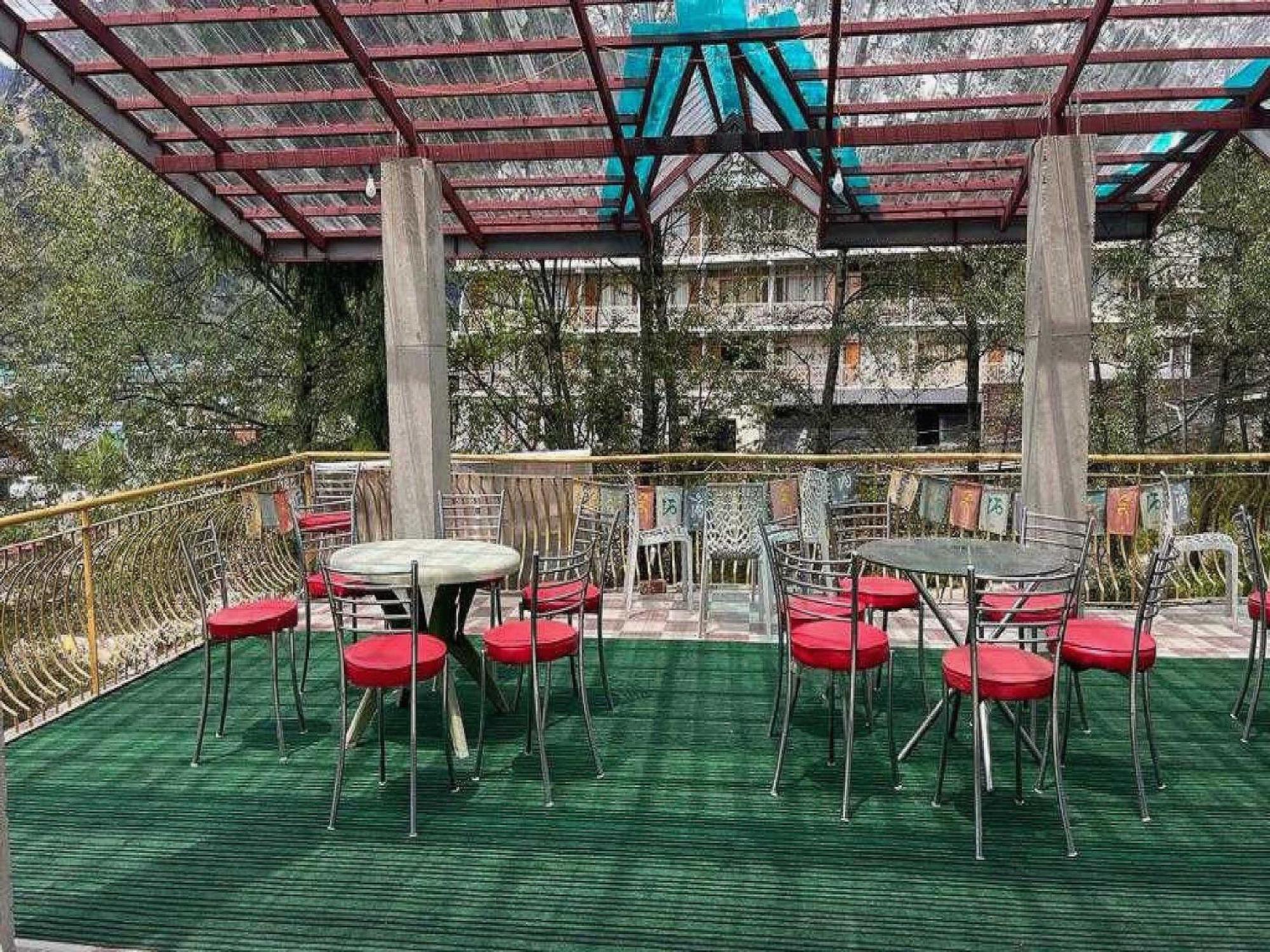 Hotel O Antriksh Cottage Manāli Eksteriør bilde