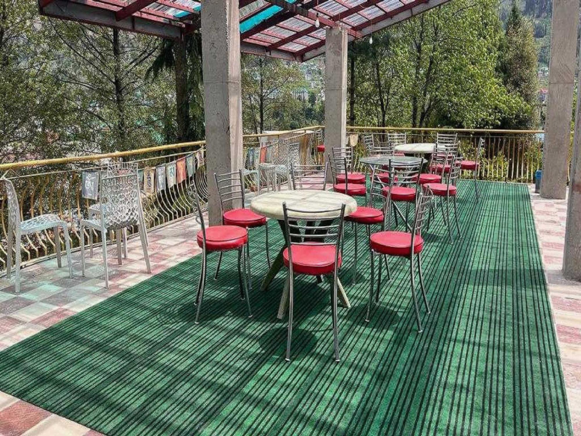 Hotel O Antriksh Cottage Manāli Eksteriør bilde